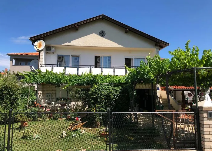 Apartment Davor Pula